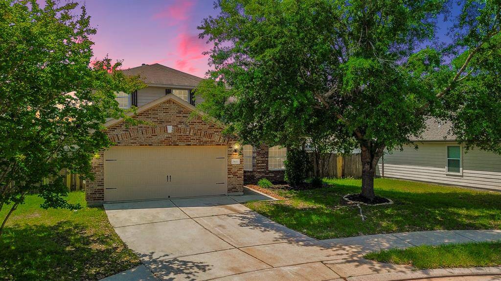 HOME IS LOCATED ON A QUITE CUL-DE-SAC STREET!