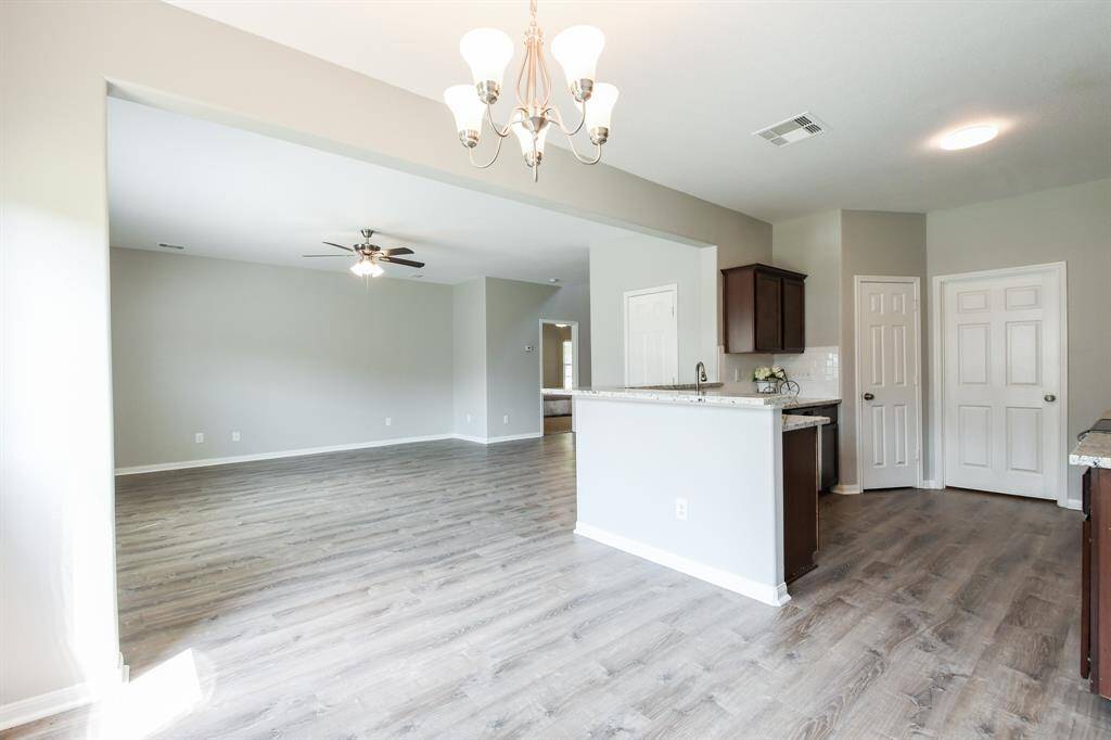 OPEN FLOOR PLAN
