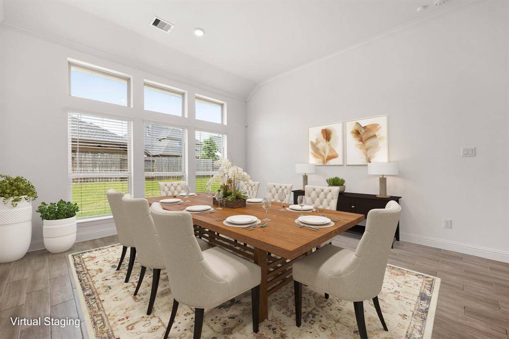 Casual Dining - Virtually Staged