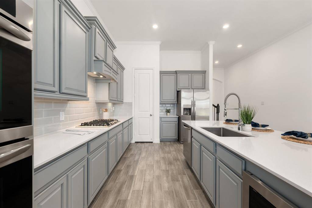 Large Walk-In Pantry!