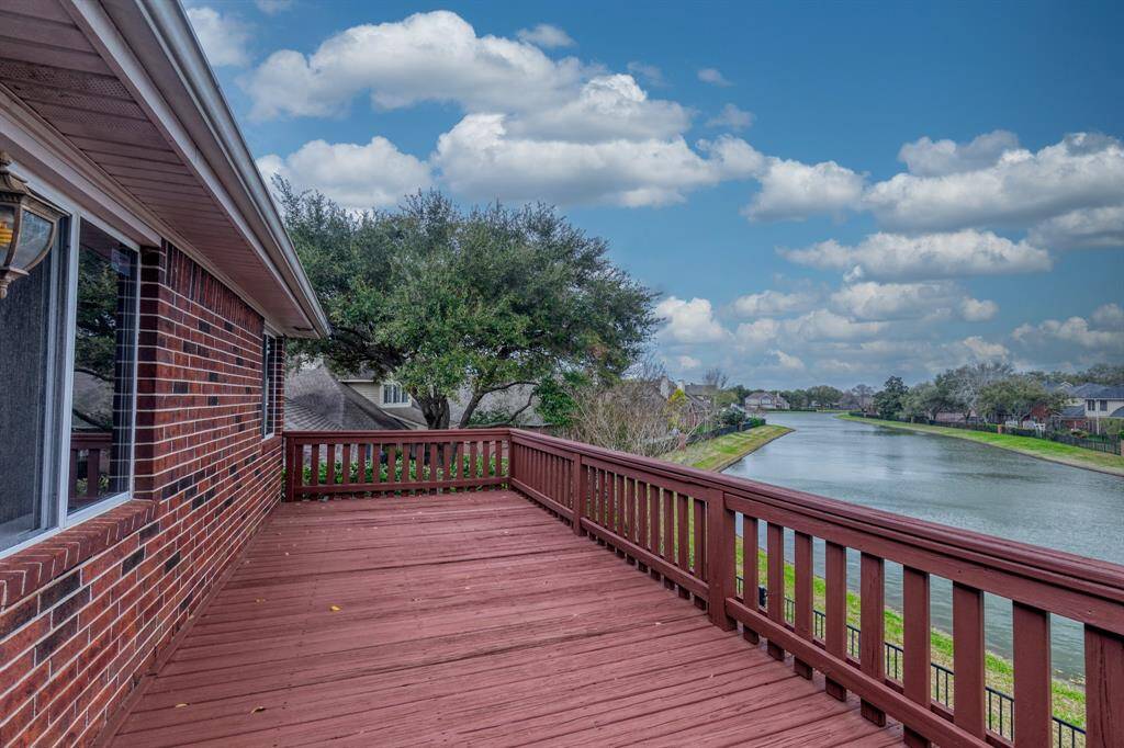 upstairs balcony with gorgeous water view