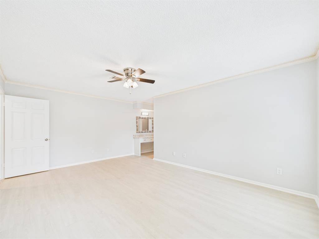 Easily Accommodates King-sized Furnishings
