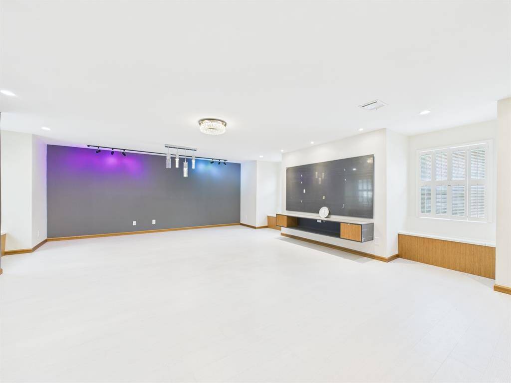 BONUS!  Flex Space to Meet Your Entertainment Needs