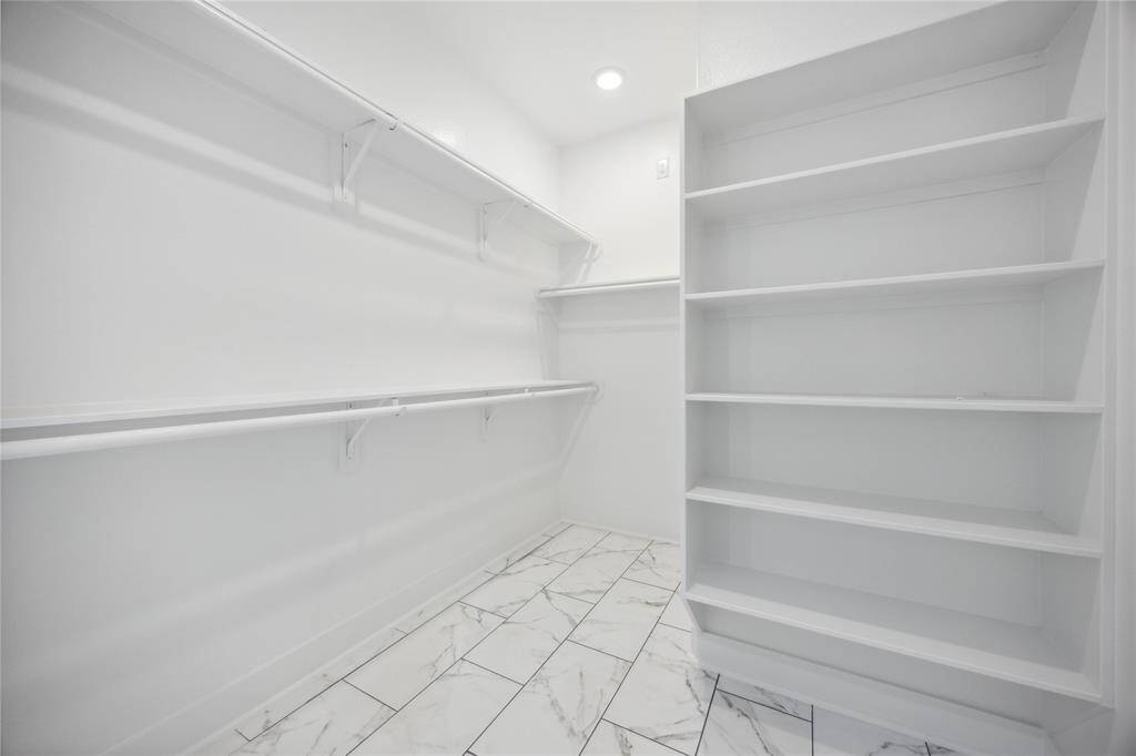 Walk-in closet