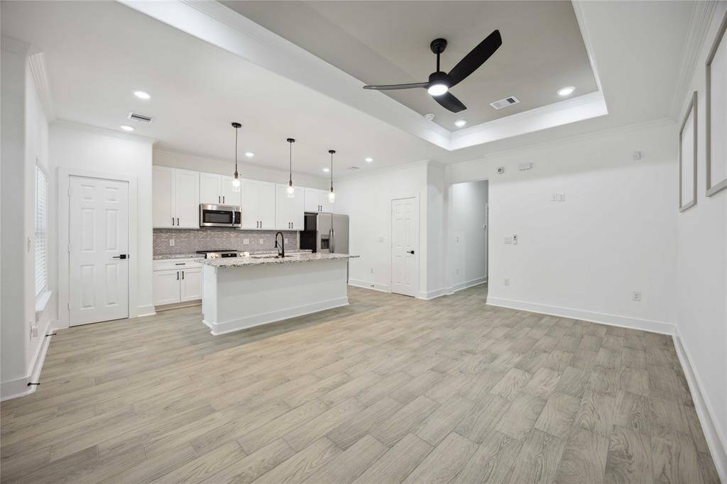 Living/ kitchen