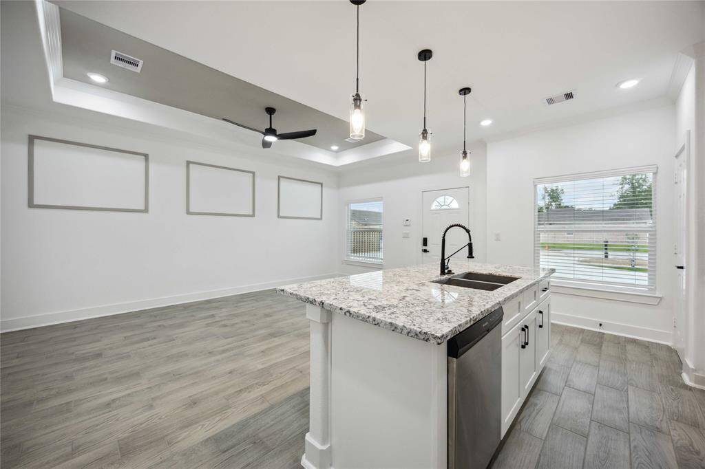 Kitchen/ living