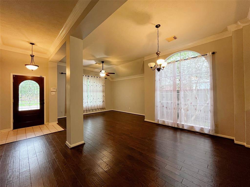 Foyer & Formal Dining