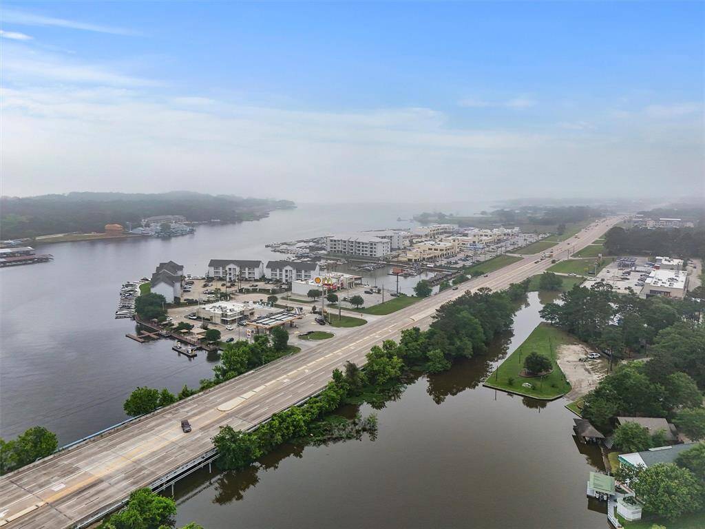 Experience "lake life" with easy access to a community boat ramp and park on beautiful Lake Conroe.