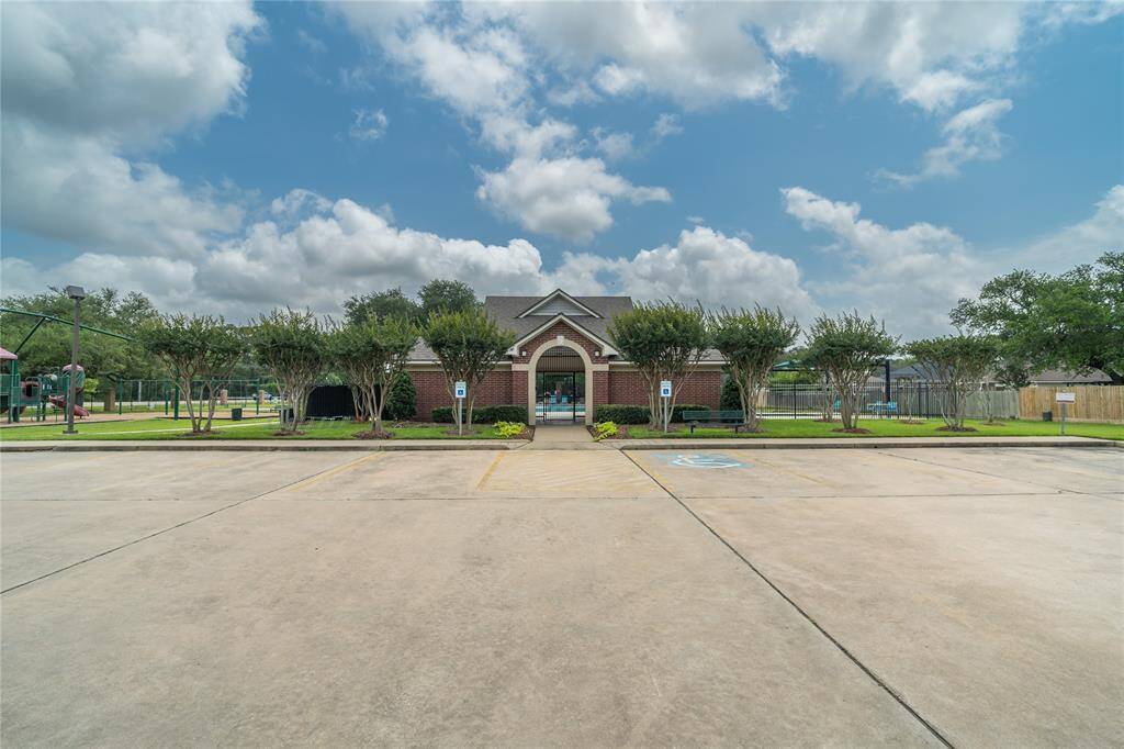 Rustic Oaks Pool
