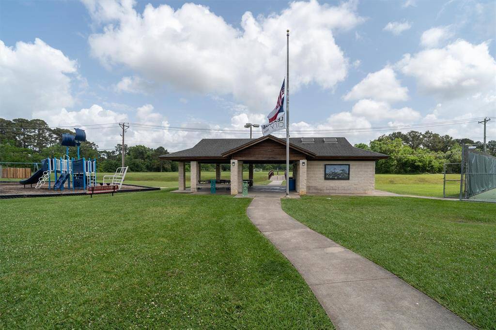 NEIGHBORHOOD PARK