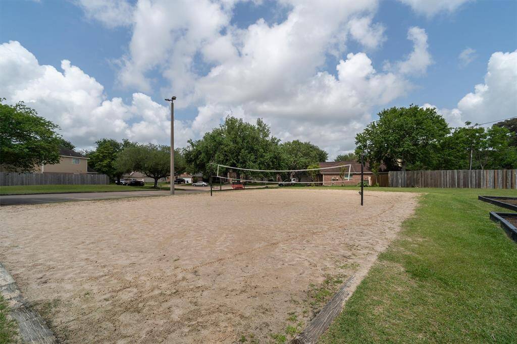 NEIGHBORHOOD SAND VOLLEYBALL COURT
