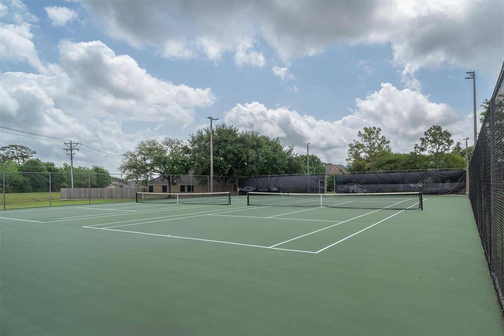 NEIGHBORHOOD TENNIS COURTS