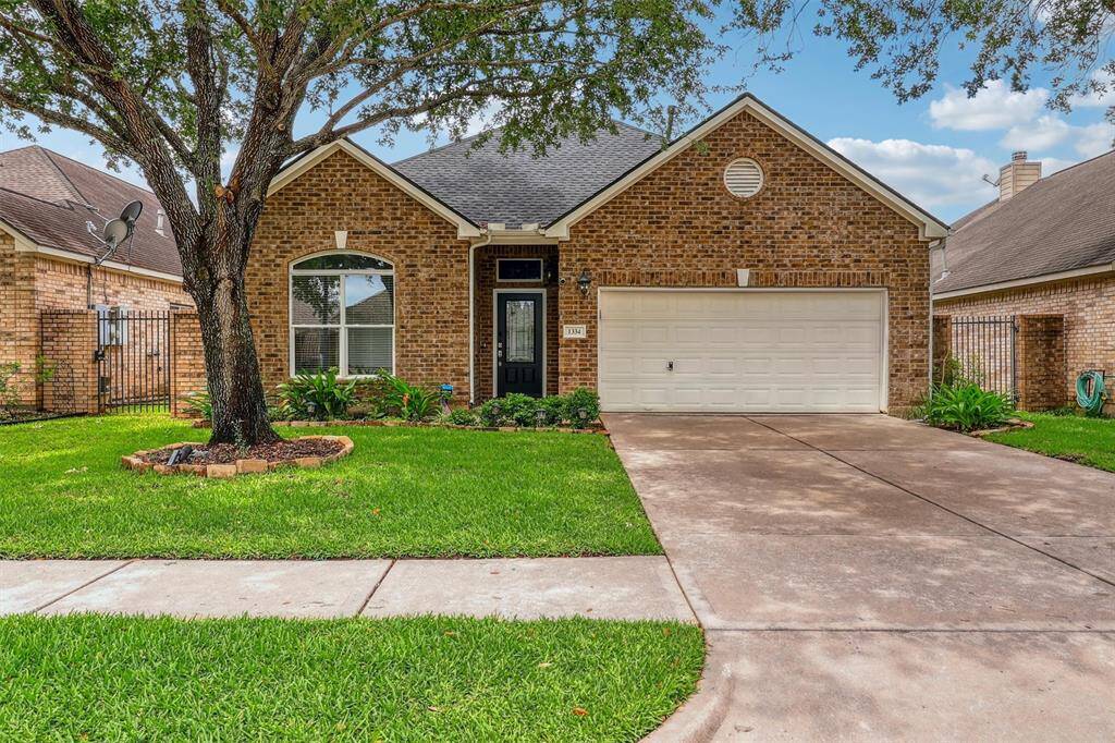 Welcome to this inviting 3-bedroom, 2-bathroom home nestled in the desirable Falcon Point community. Showcasing a classic brick exterior, this residence offers timeless curb appeal in a prime location.