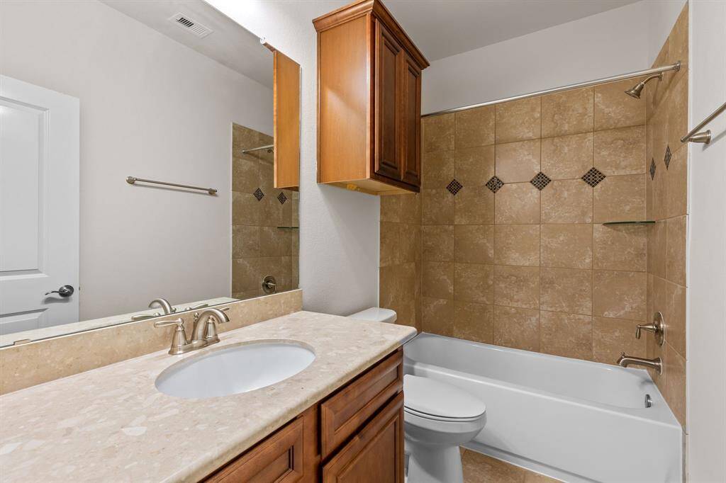 2nd Floor, bath