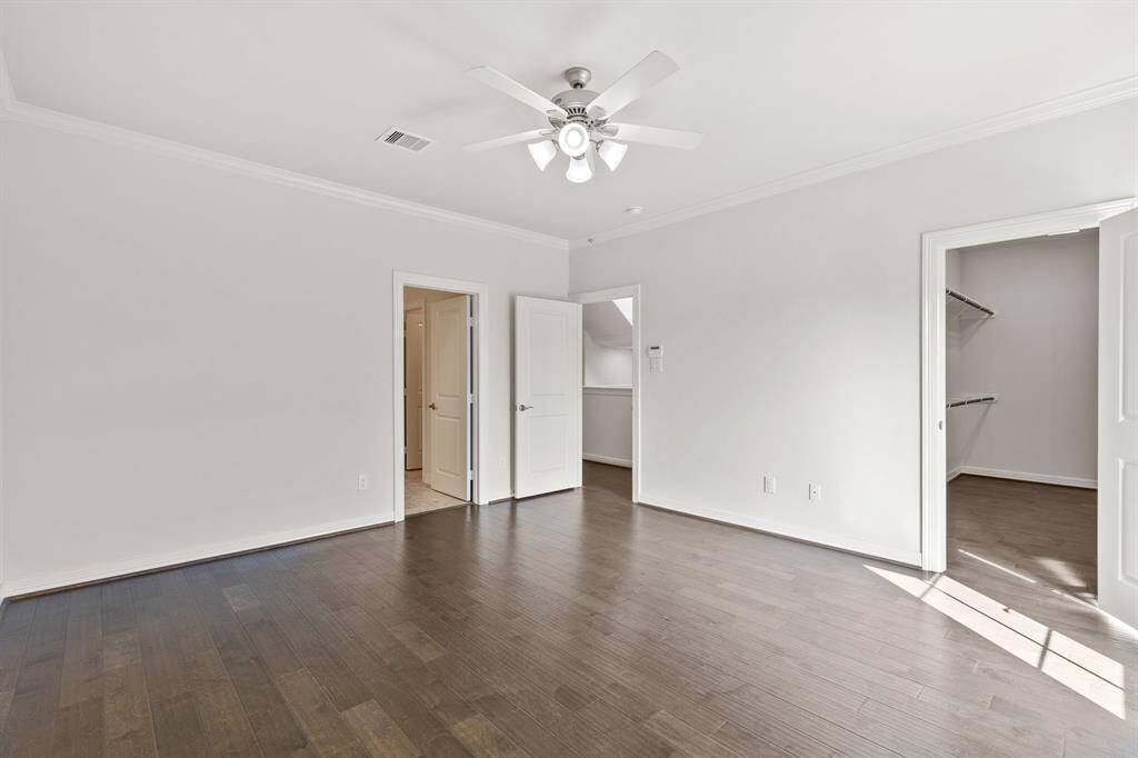 Primary, huge 2nd walk in Closet