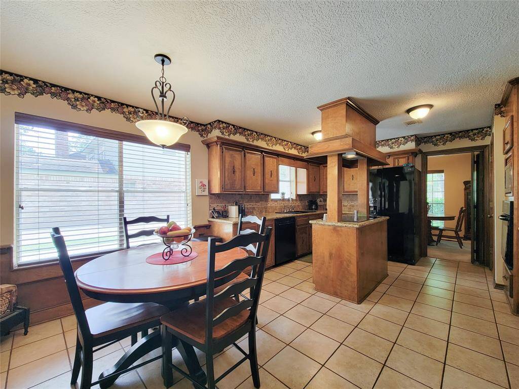This is the view into the kitchen from the breakfast room.