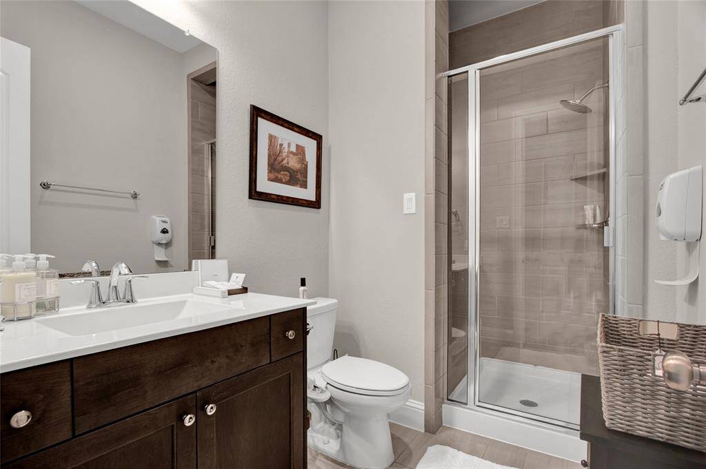 Convenient secondary full bath on the first level.
