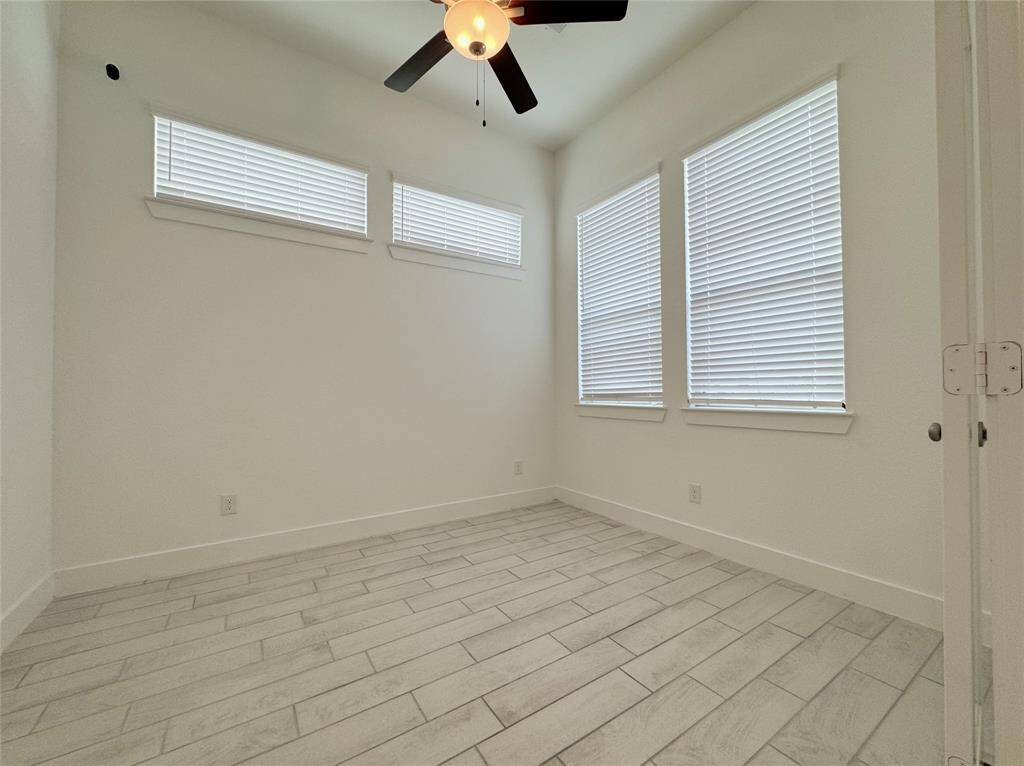 Roomy Office Space