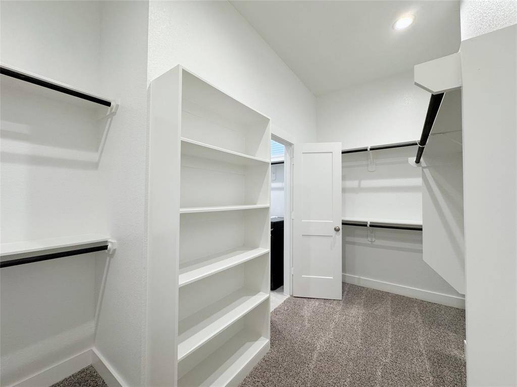 Walk-in Closet
