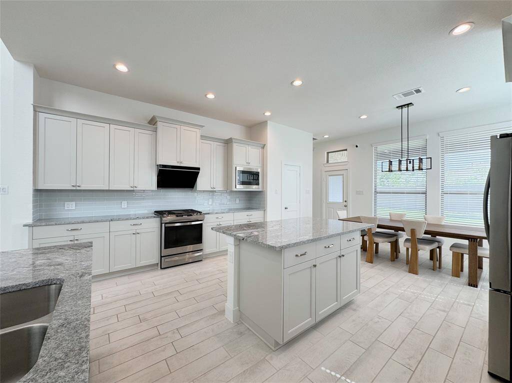 Kitchen with a Center Island