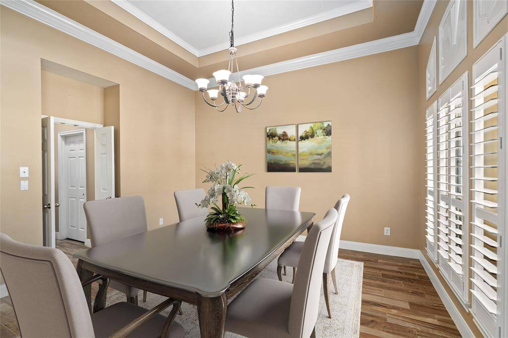 ***Vitually staged to show the rooms potential when furnitures are added***