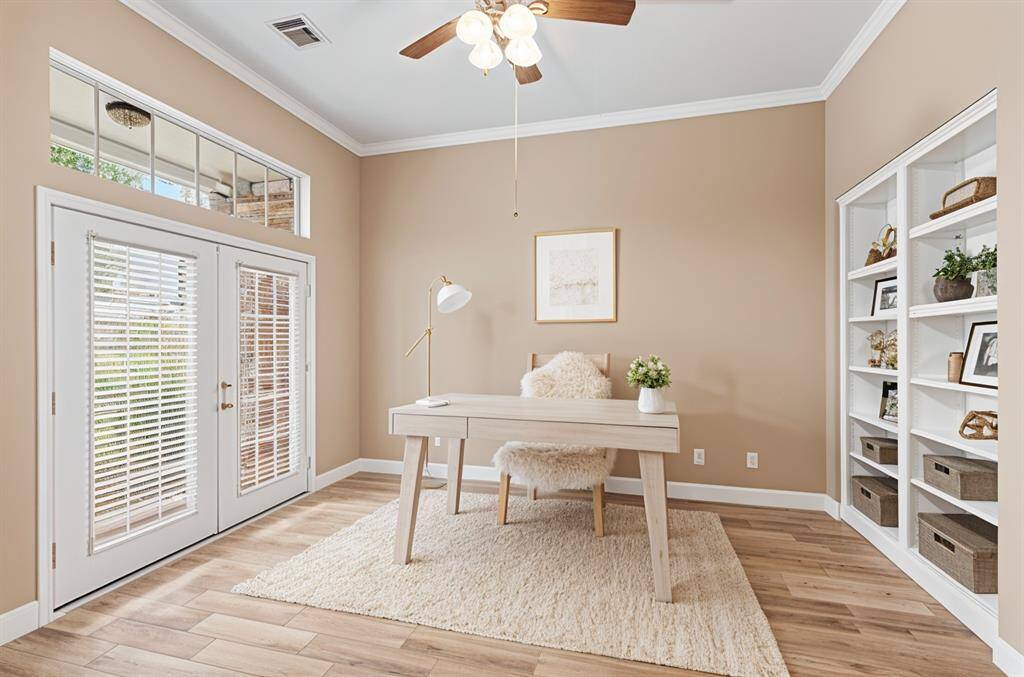 ***Vitually staged to show the rooms potential when furnitures are added***