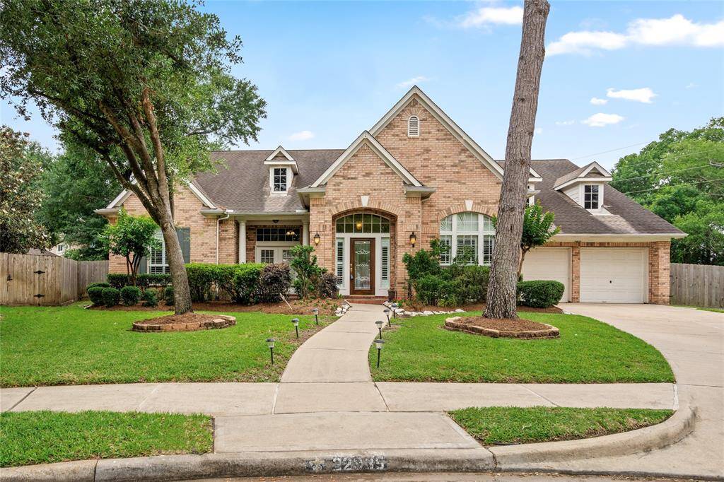 This beautiful home boasts 4 spacious bedrooms, 2 1/2 baths, and a generous 3,599 sq ft of living space. Situated on an expansive 17,733 sq ft lot, there's plenty of room to enjoy both indoor and outdoor living. Perfect for growing families or anyone who loves extra space, this home combines comfort with style. From the thoughtfully designed interiors to the large lot offering endless possibilities, it’s a must-see