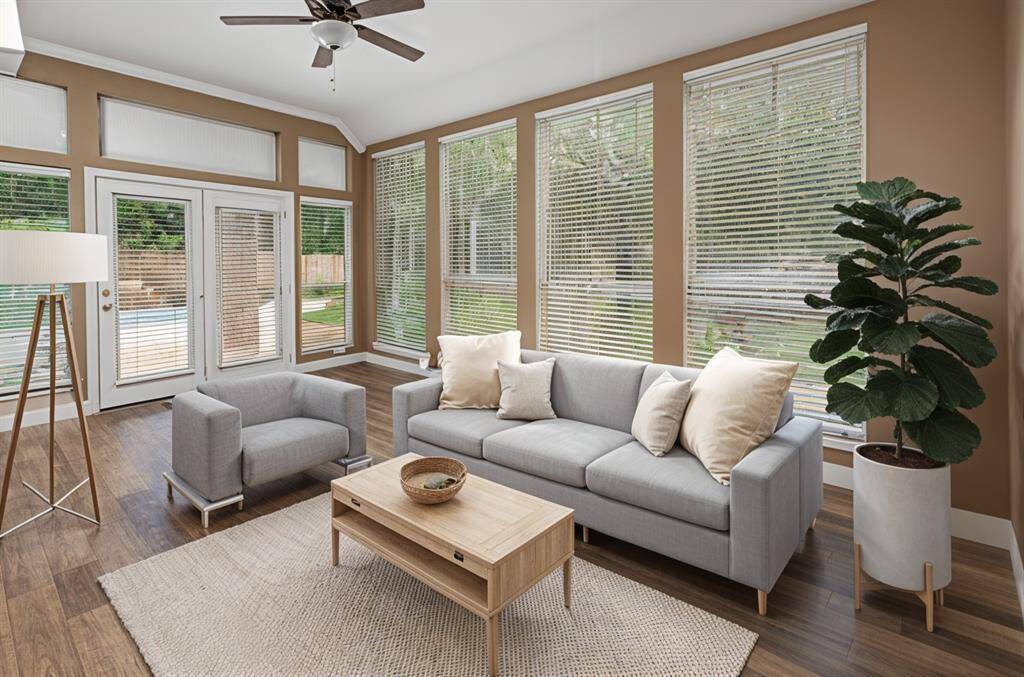 ***Vitually staged to show the rooms potential when furnitures are added***