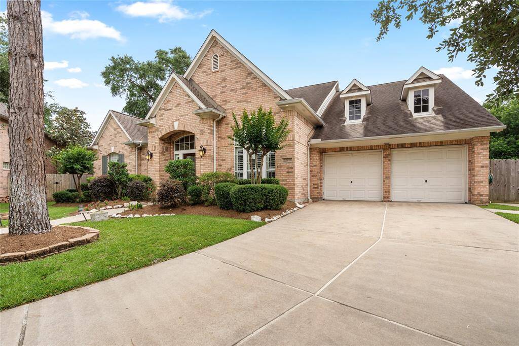 Located in the desirable Cinco Ranch Cinco Forest, this home offers the perfect blend of suburban tranquility and convenient access to all that Katy has to offer. Enjoy the peaceful atmosphere of this sought-after neighborhood, known for its top-tier amenities, excellent schools, and close proximity to shopping, dining, and entertainment options!