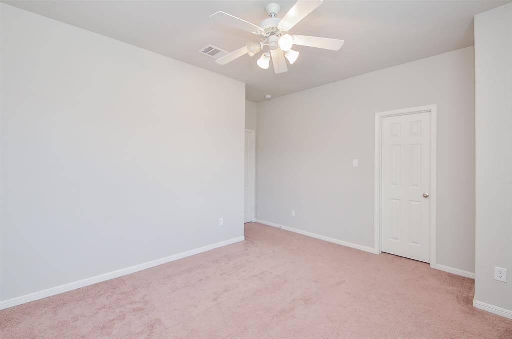 The convenience of combined shower/bathtub in a second bathroom, caters to personal options.