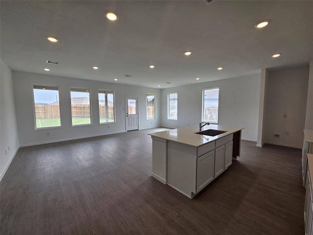 *Not actual home, pictures representative of same floorplan*