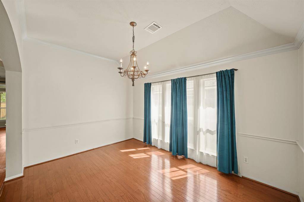 Formal Dining