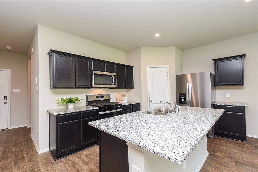 Ample kitchen with lots of counter space