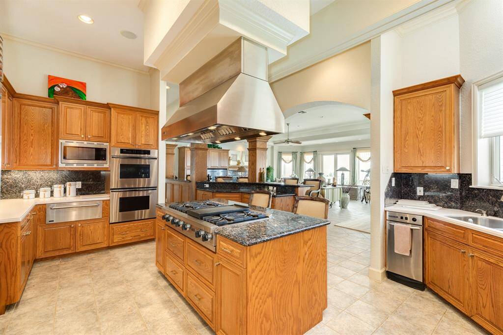 Double ovens, casserole/bread warming oven and of course a microwave oven available.