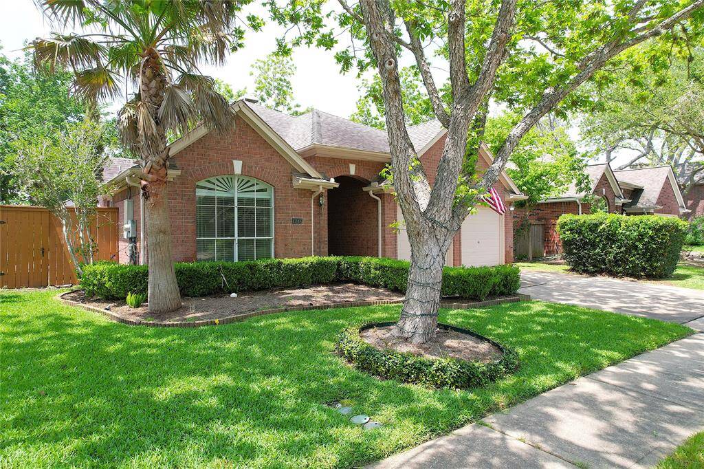 The floor plan of this cute one story is amazing but the BACK YARD is what you will LOVE!