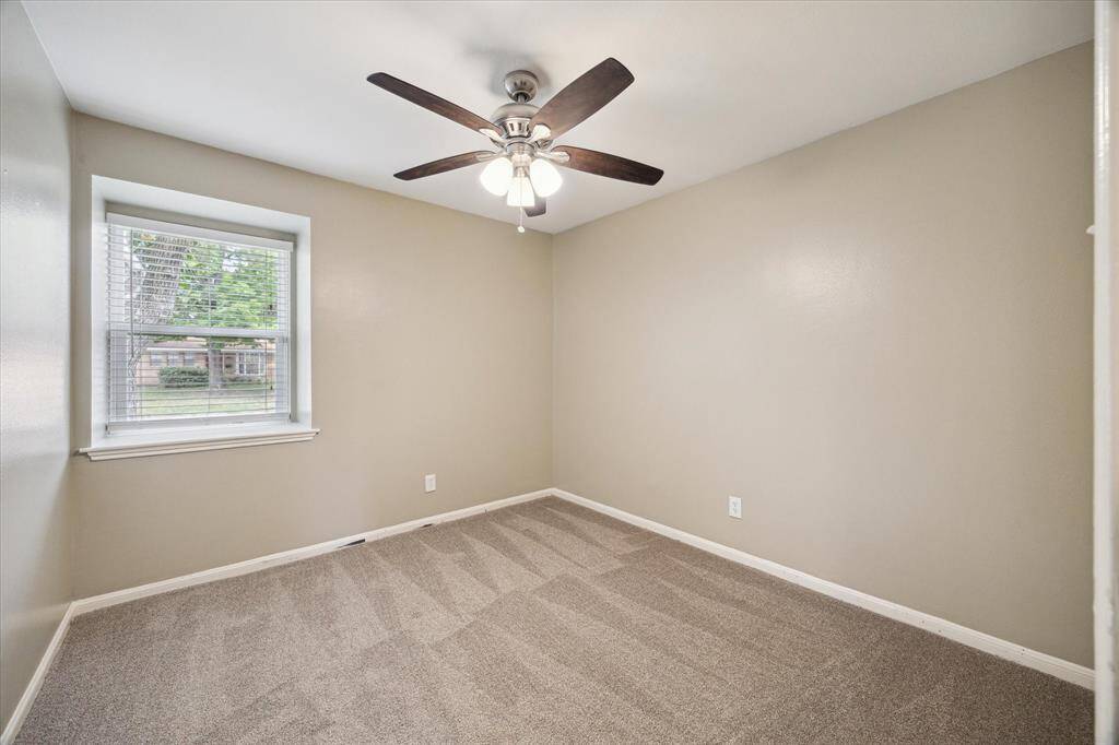 Secondary bedroom