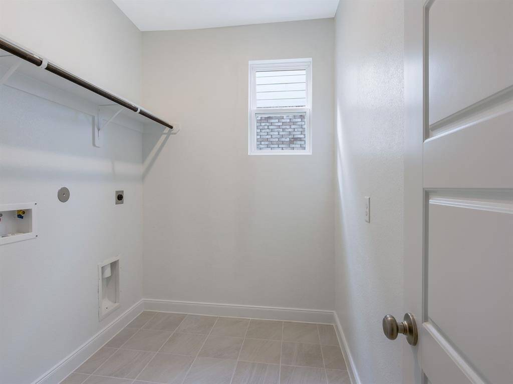 Family Room (2nd Floor)