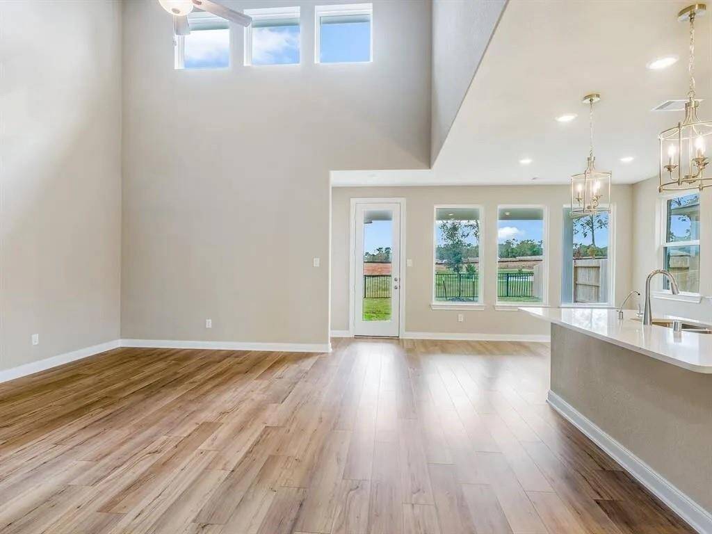 Dining Room (virtually staged)