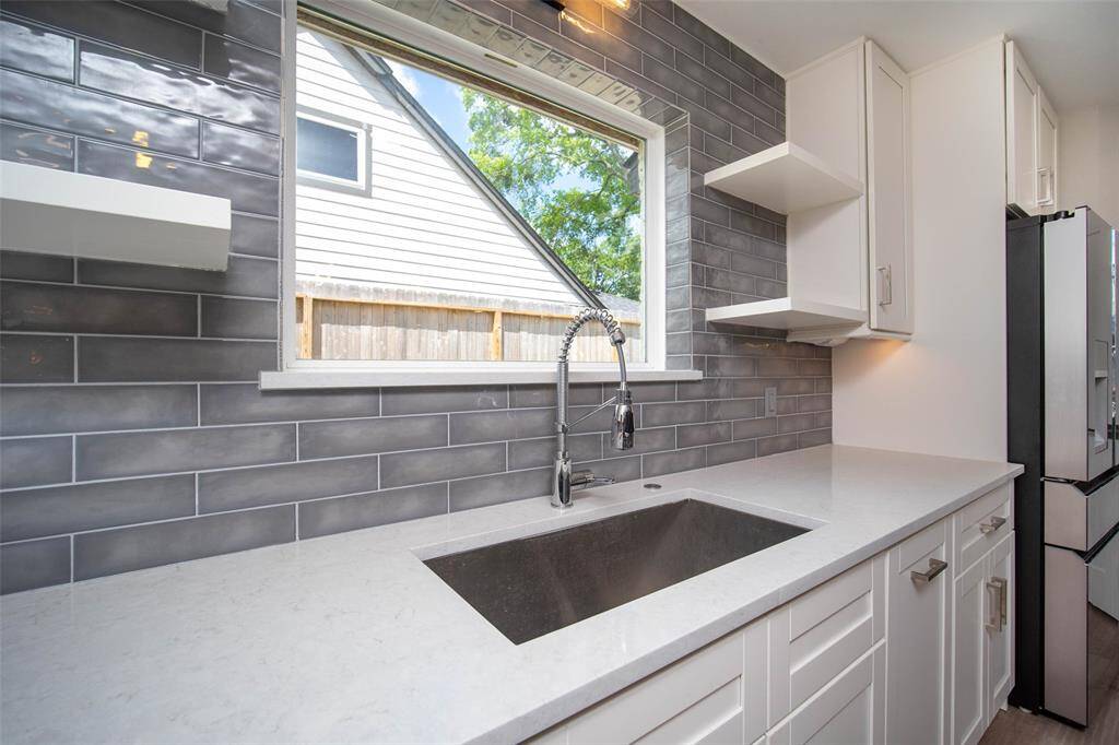 Quartz countertops.