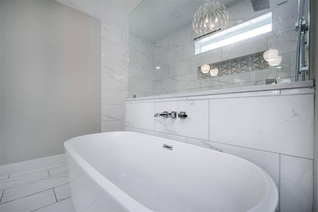 Large soaking tub.