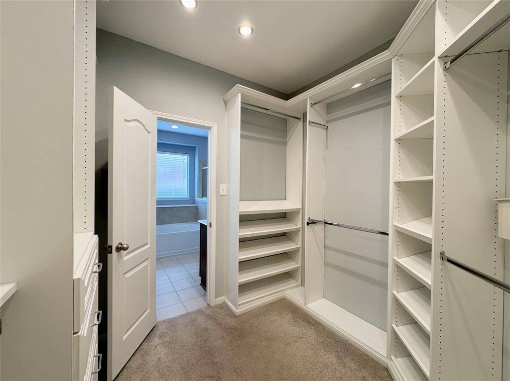 Walk-in Closet
