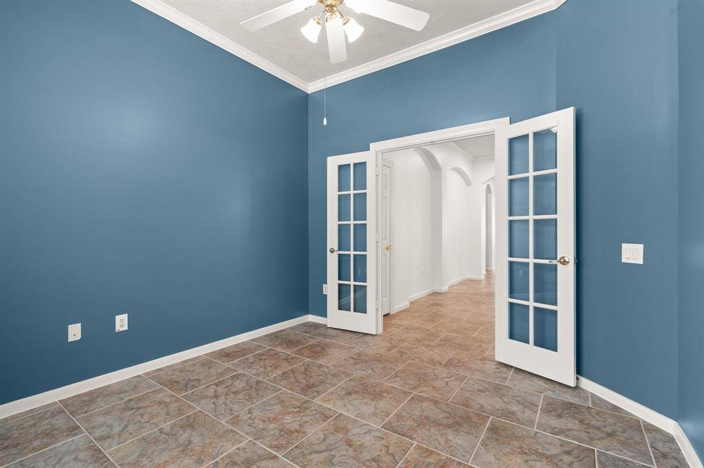Freshly painted, as is true for all interior rooms, in April, 2025.