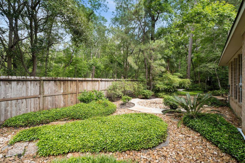Huge, incredibly serene back and side yards!