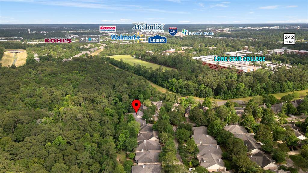 Close to everything! Just a few minutes from The Woodlands Mall, Pavilion, Restaurant Row and more!