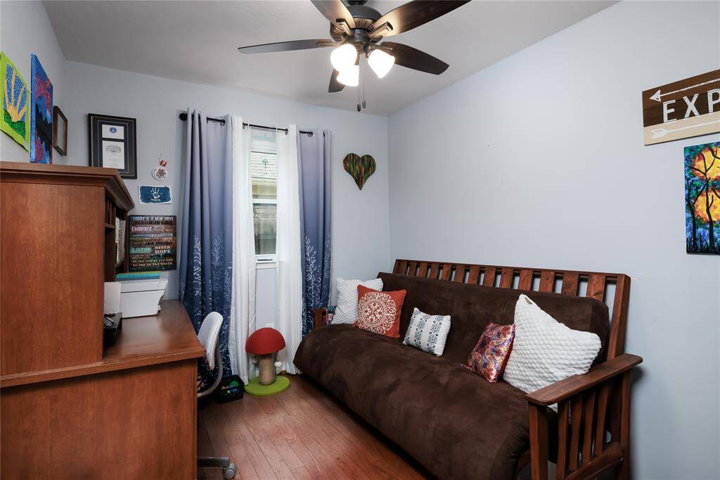 Third bedroom.