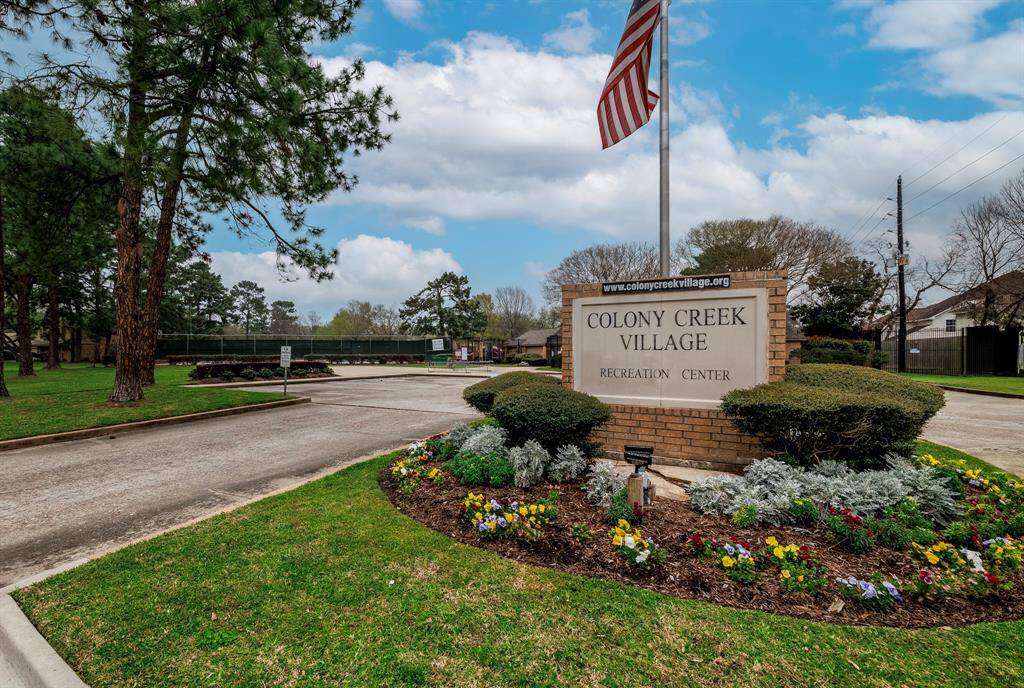 Colony Creek Village front entrance.
