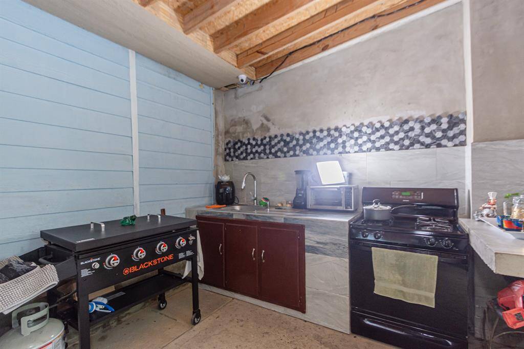 You have prep areas and room for your own grill/griddle.