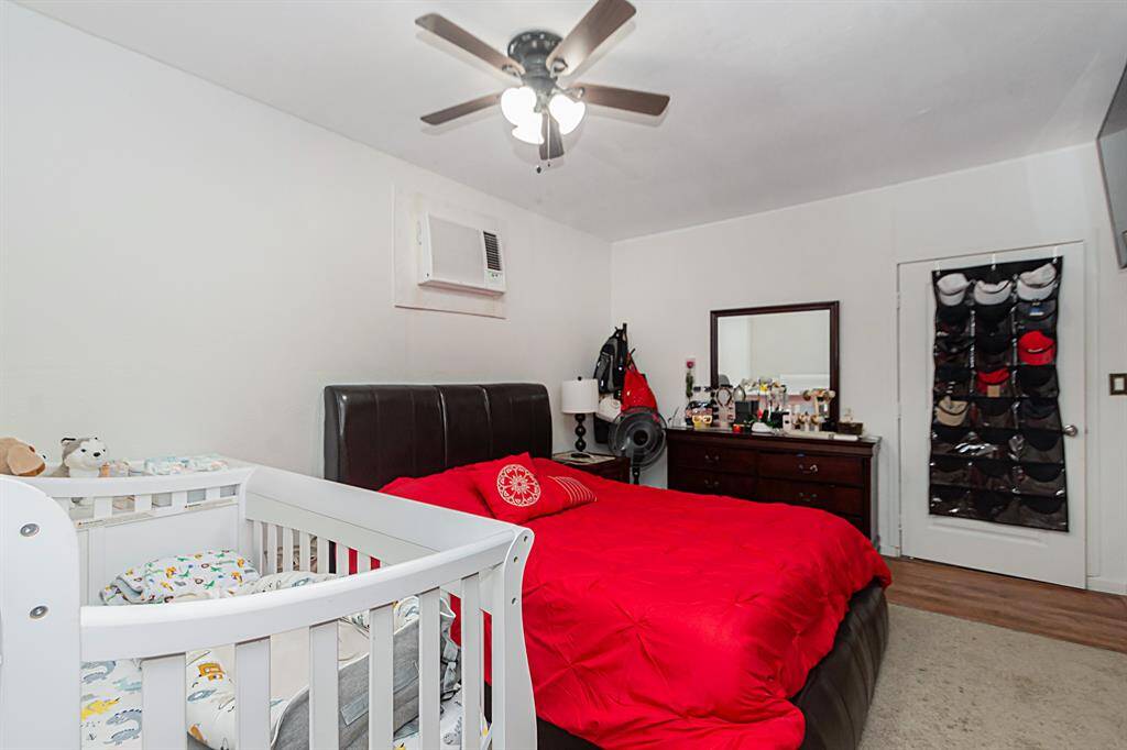Another view of the bedroom.