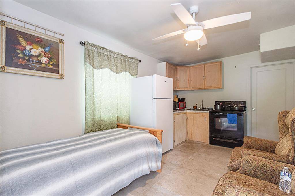 Living/dining/kitchen.  You can put your table by the window or rearrange to fit your needs.