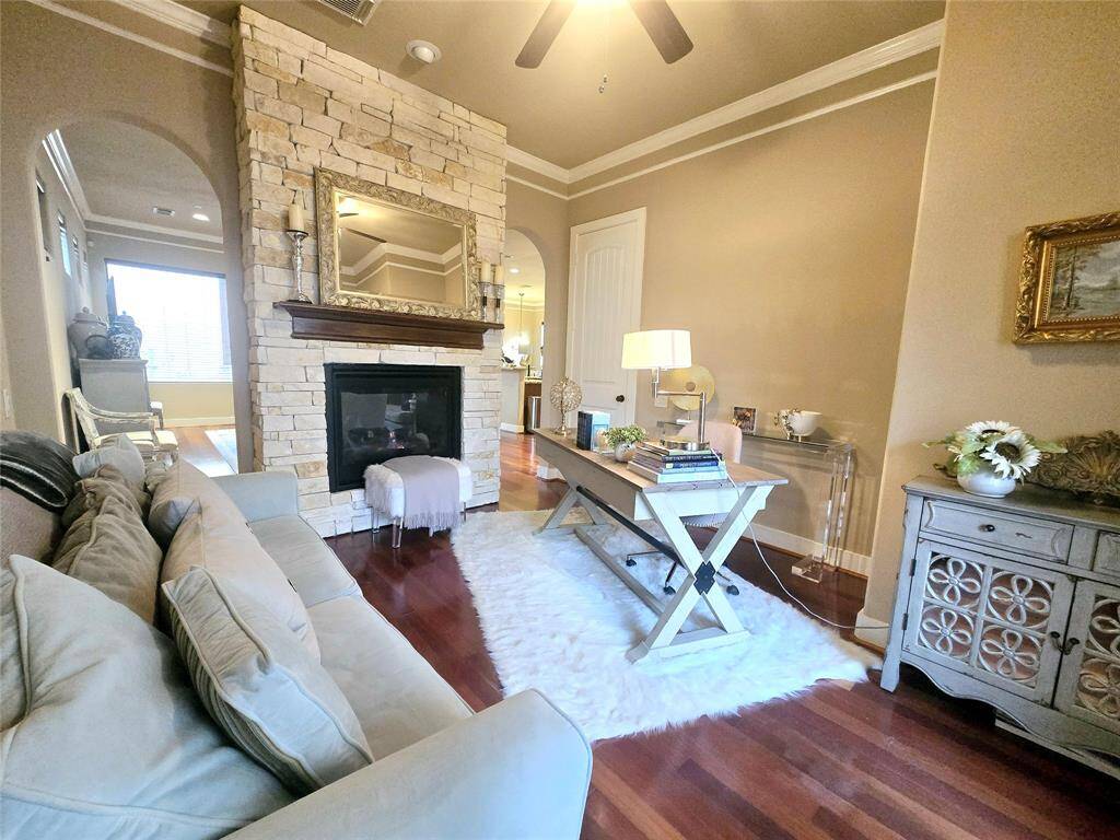 Whether you're working from home or burning the midnight oil, the office/study offers the perfect space to stay productive and focused.